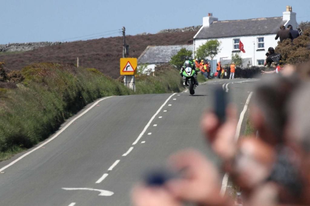 IMAGE: http://i1372.photobucket.com/albums/ag325/Charlie_Victor/IMG_130605112957_zps1e485b17.jpg