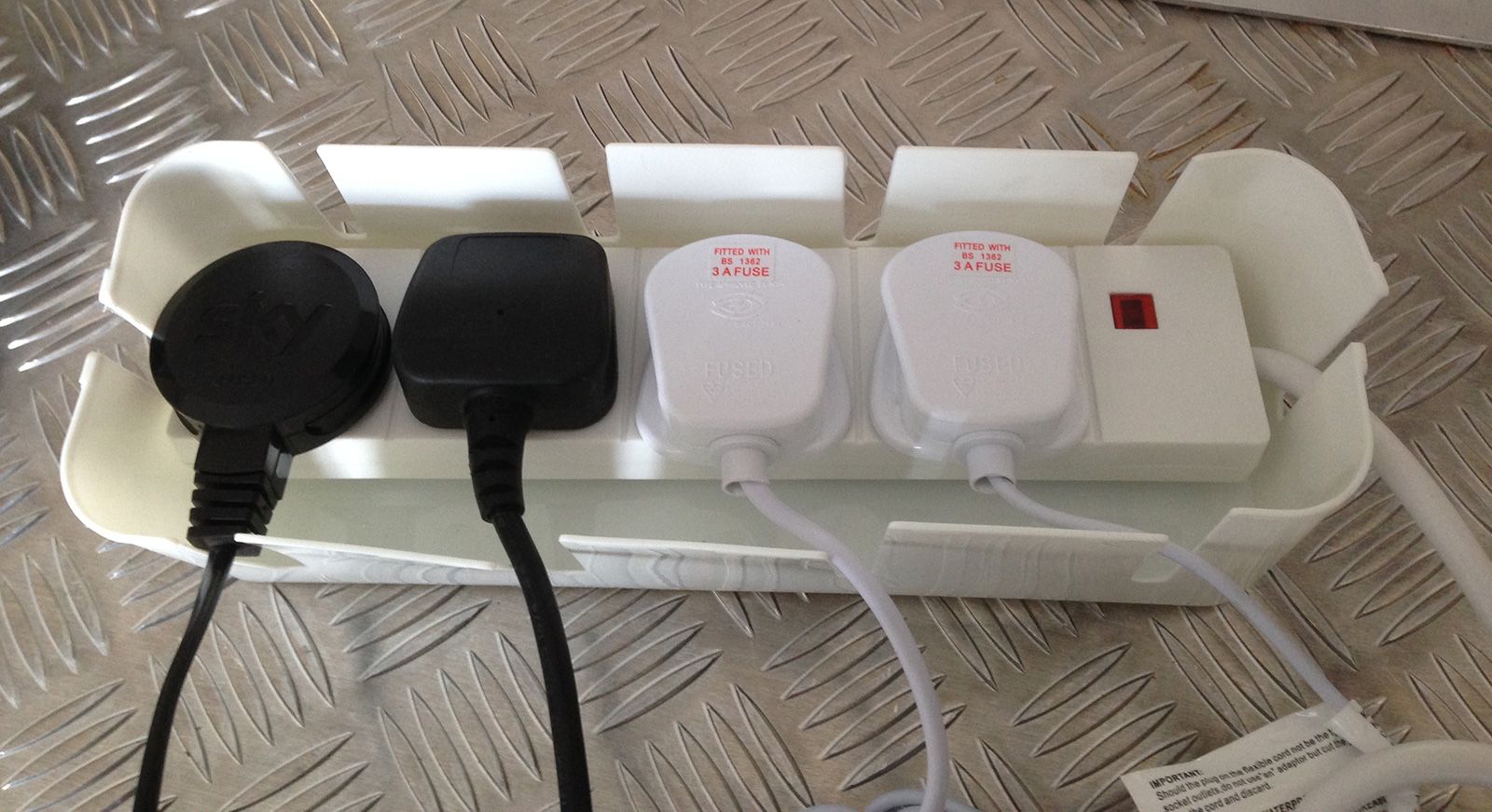 Cable Tidy Unit Messy Plug solution TV wires Will Cover 4 Extension