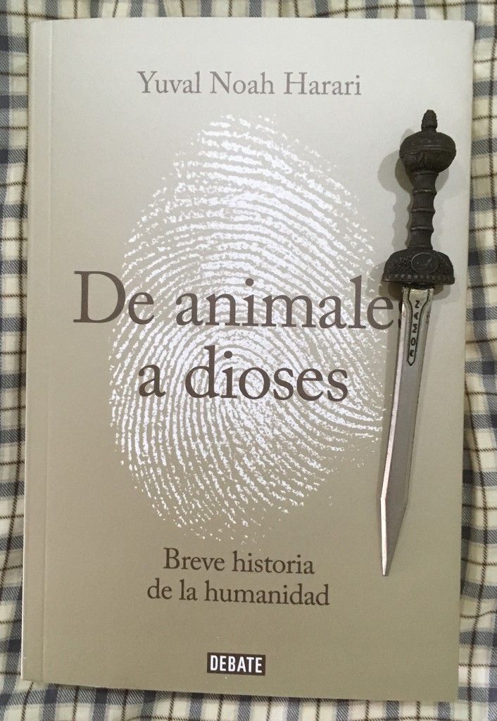 photo 01.DEANimalesADioses_zpsll0gws6x.jpg